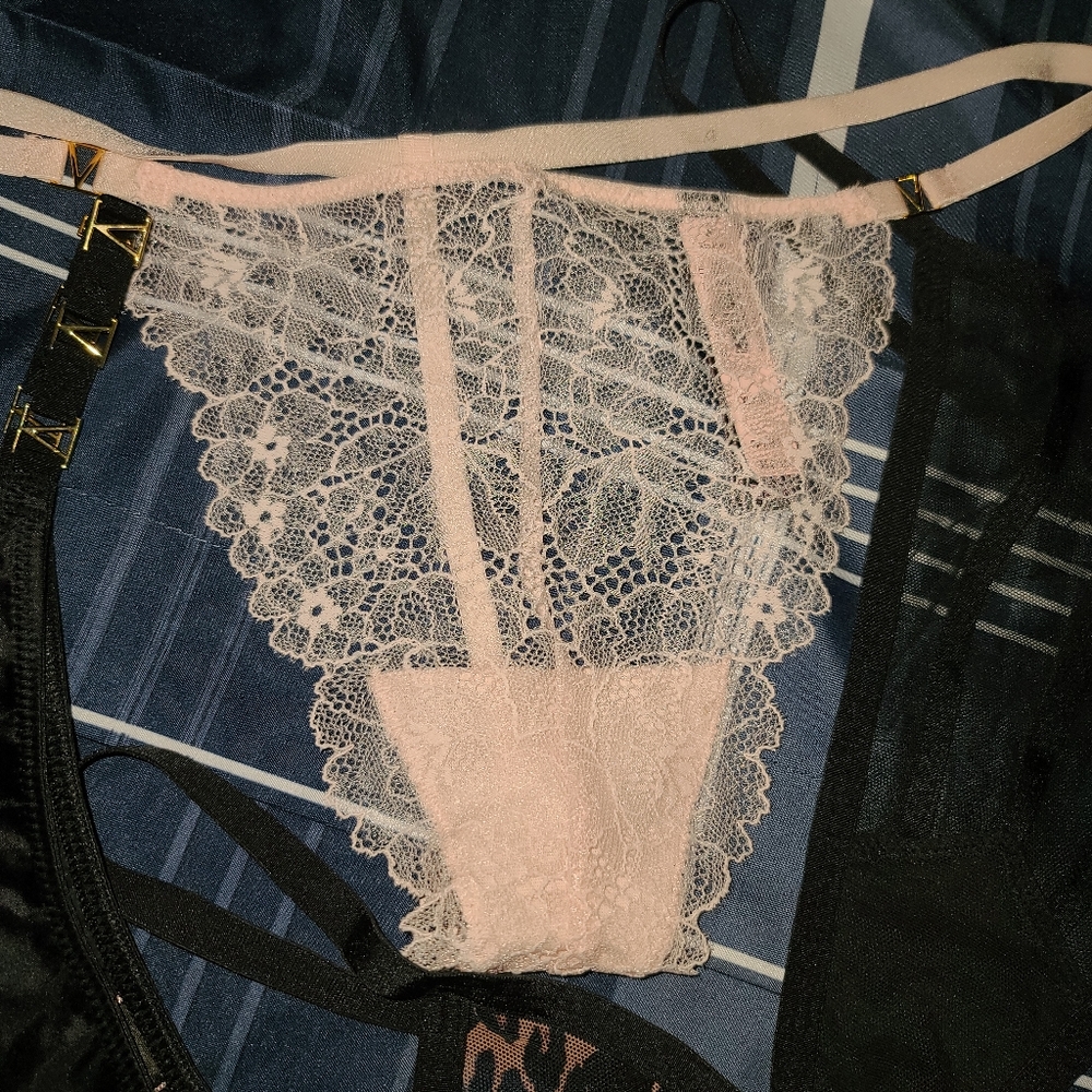 Victoria Secret - Picture 3 of 16